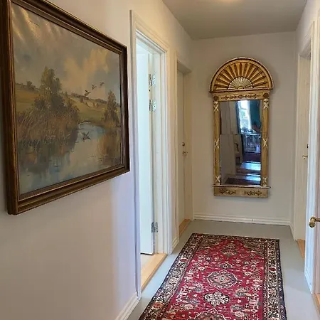 Skelby Praestegaard Bed & Breakfast *
