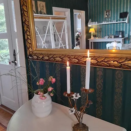Skelby Praestegaard Bed & Breakfast *
