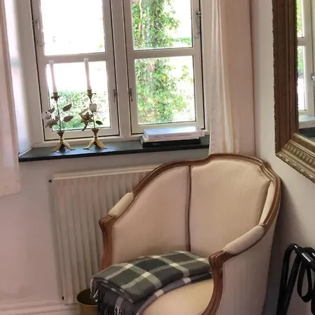 Skelby Praestegaard Bed & Breakfast